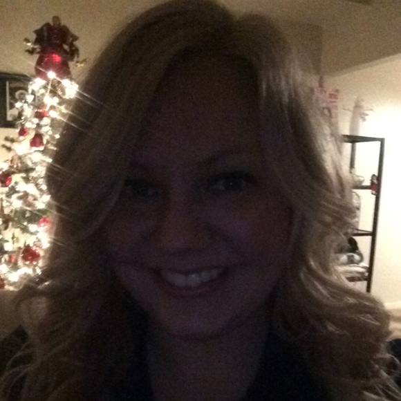 Meet your Posher, Stephanie - Picture 1 of 1